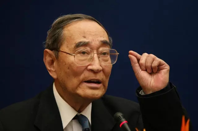 86岁经济学家厉以宁手写万字演讲稿，道出中国经济改革的出路！